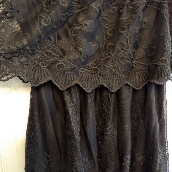 Black Lace Backless Dress Medium - Picture 2 of 8